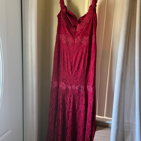 Prom dress - Picture 2 of 3